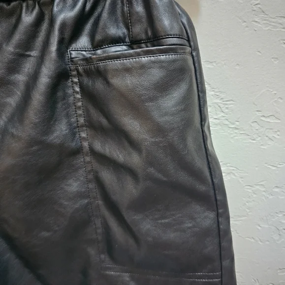 Kendall + Kylie Black Vegan Faux Leather Paper Bag Shorts - Picture 4 of 6